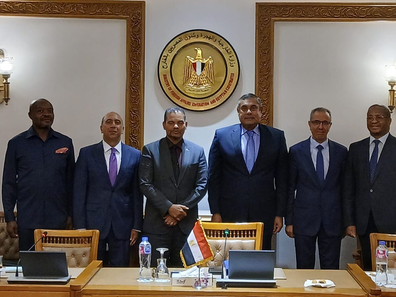 نائب وزير الخارجية والهجرة يلتقي نائب وزير العلاقات الدولية الجنوب أفريقي