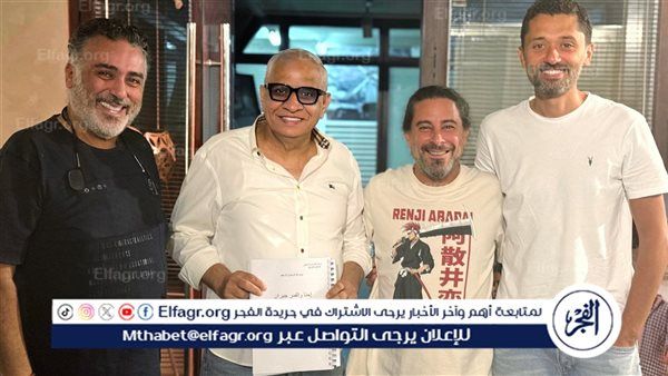 كريم محمود عبد العزيز بطل "احنا والقمر جيران" بتوقيع هادي الباجوري وتامر حبيب
