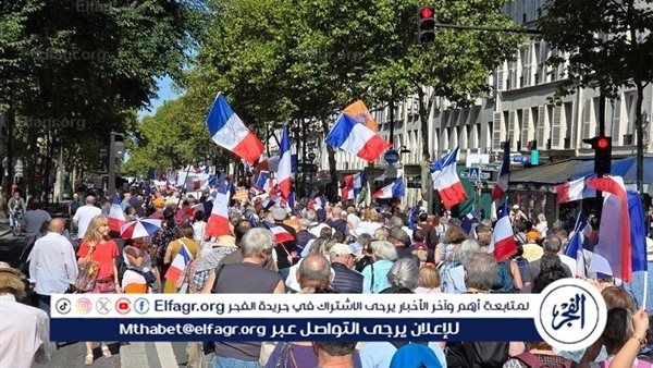 مظاهرة حاشدة في باريس تطالب باستقالة ماكرون ورئيس وزرائه