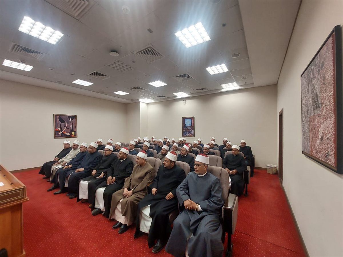 رئيس القطاع الديني يعقد اجتماعًا موسعًا مع مديري المديريات لبحث الأنشطة الدعوية