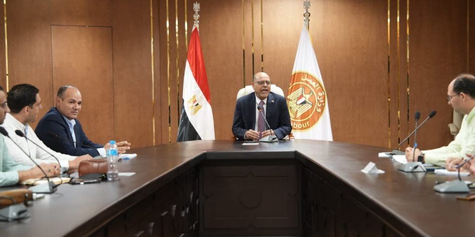 وزير العمل في أول أيام تطبيق قانون العمل الجديد: تحرير 201 محضر تصاريح عمل أجانب بغرامات تصل إلى 20 مليون جنيه