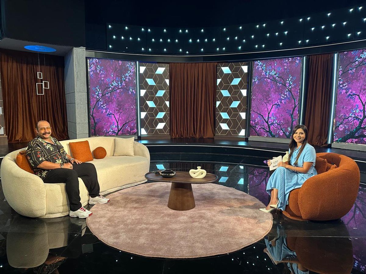 محمد ثروت: اشتغلت على عربية كبدة قبل دخول الوسط الفني من أجل المال