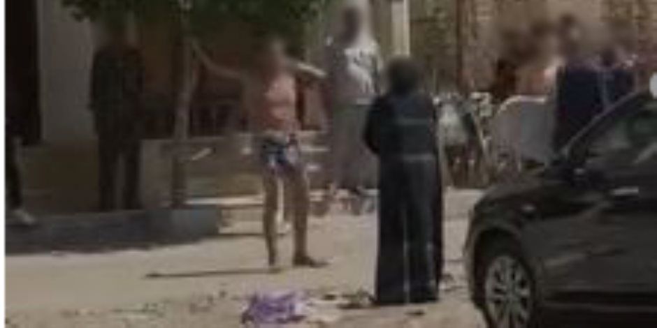 ضبط 3 متهمين ظهروا بأسلحة بيضاء في مقطع فيديو