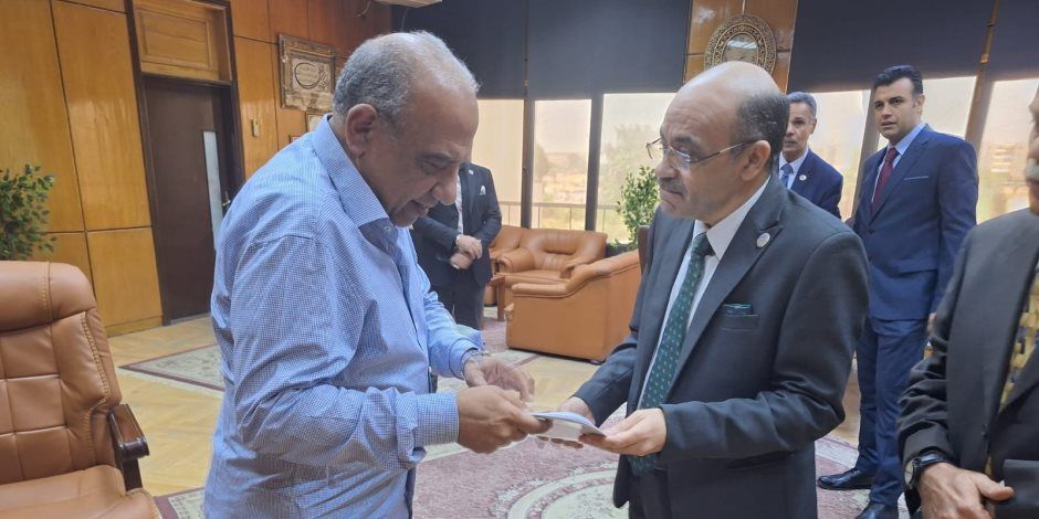 وزير الكهرباء يتابع تنفيذ مشروعات توطين صناعة بطاريات أيون الليثيوم