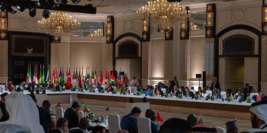 البيان الختامي للقمة العربية الإسلامية: عدوان إسرائيل على ⁧‫قطر‬⁩ يقوض فرص السلام