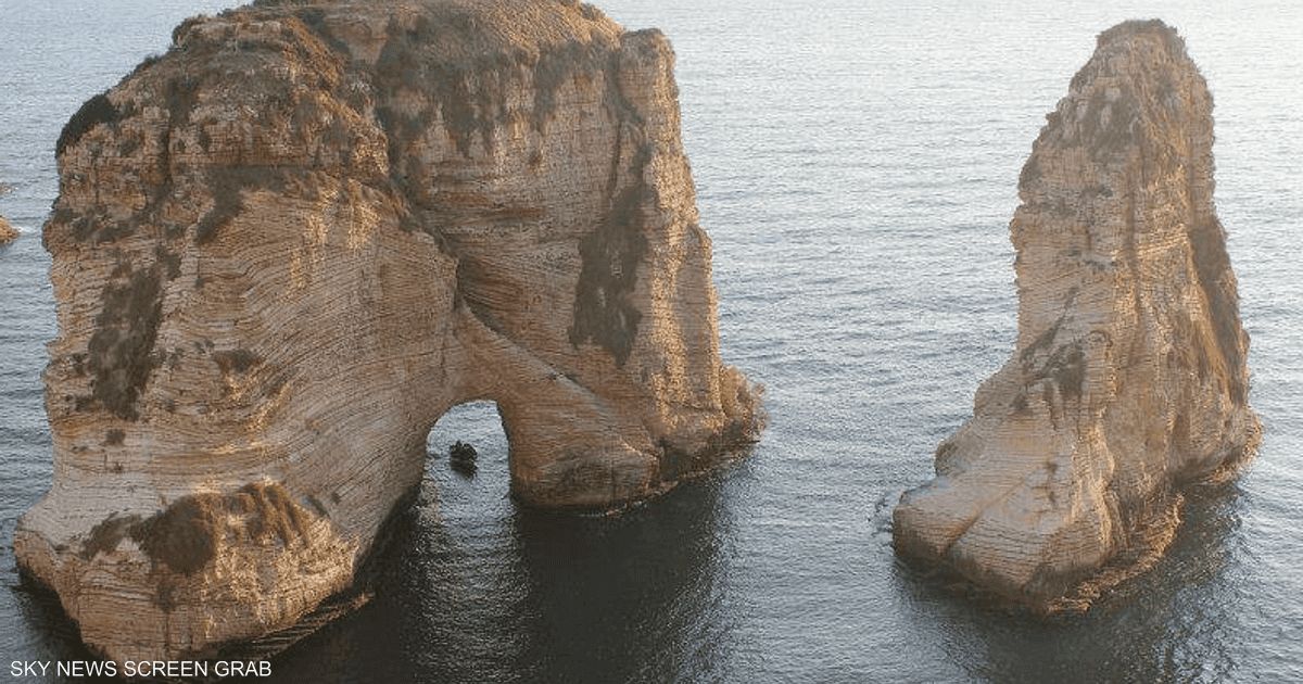 العالم اليوم - صورة حسن نصر الله على "صخرة الروشة" في بيروت تثير الجدل