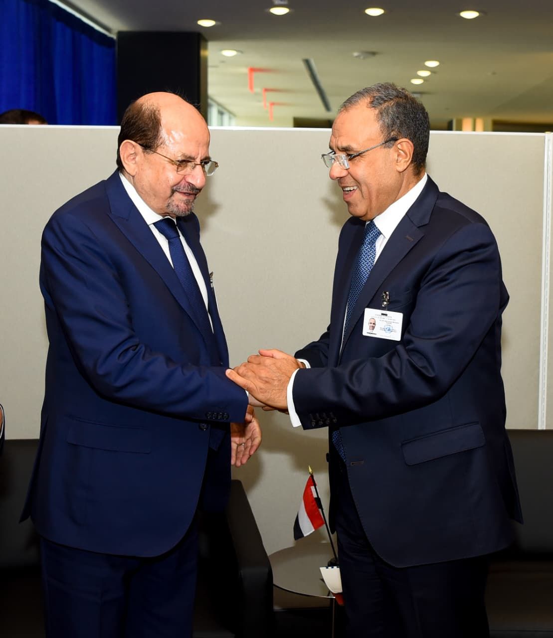 وزير الخارجية يلتقي وزير خارجية الجمهورية اليمنية على هامش أعمال الجمعية العامة للأمم المتحدة