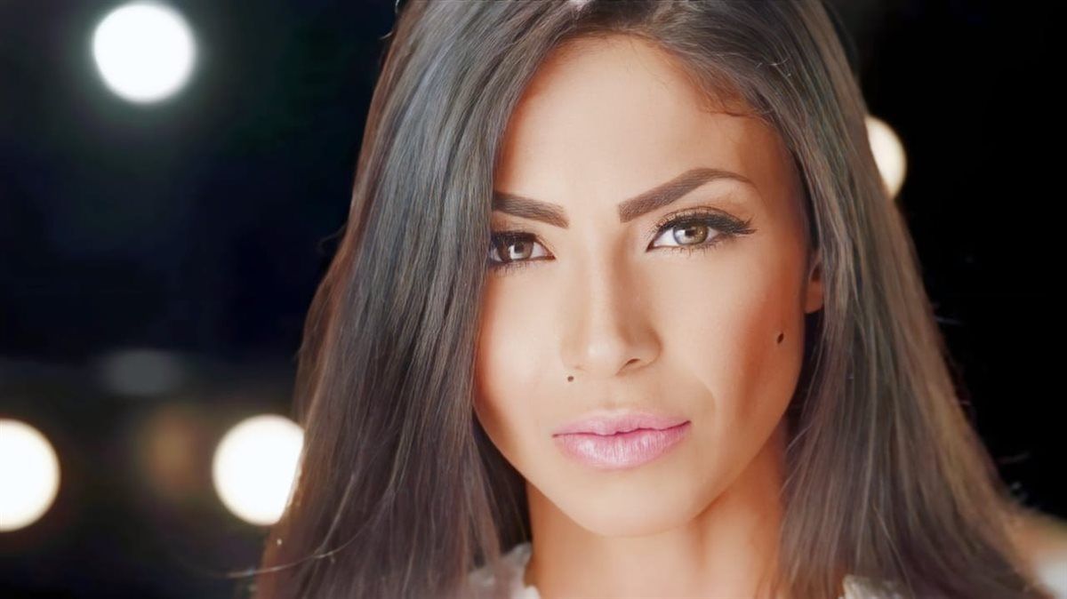 دوللي شاهين تنتهي من تسجيل أغنية «ترند»