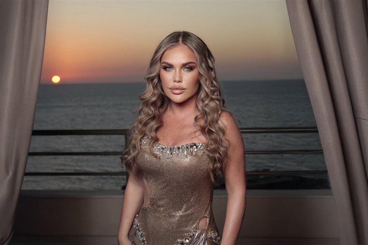 نيكول سابا تتألق في حفل "موريكس دور" وتحصد جائزة أفضل ممثلة لبنانية في الدراما المصرية