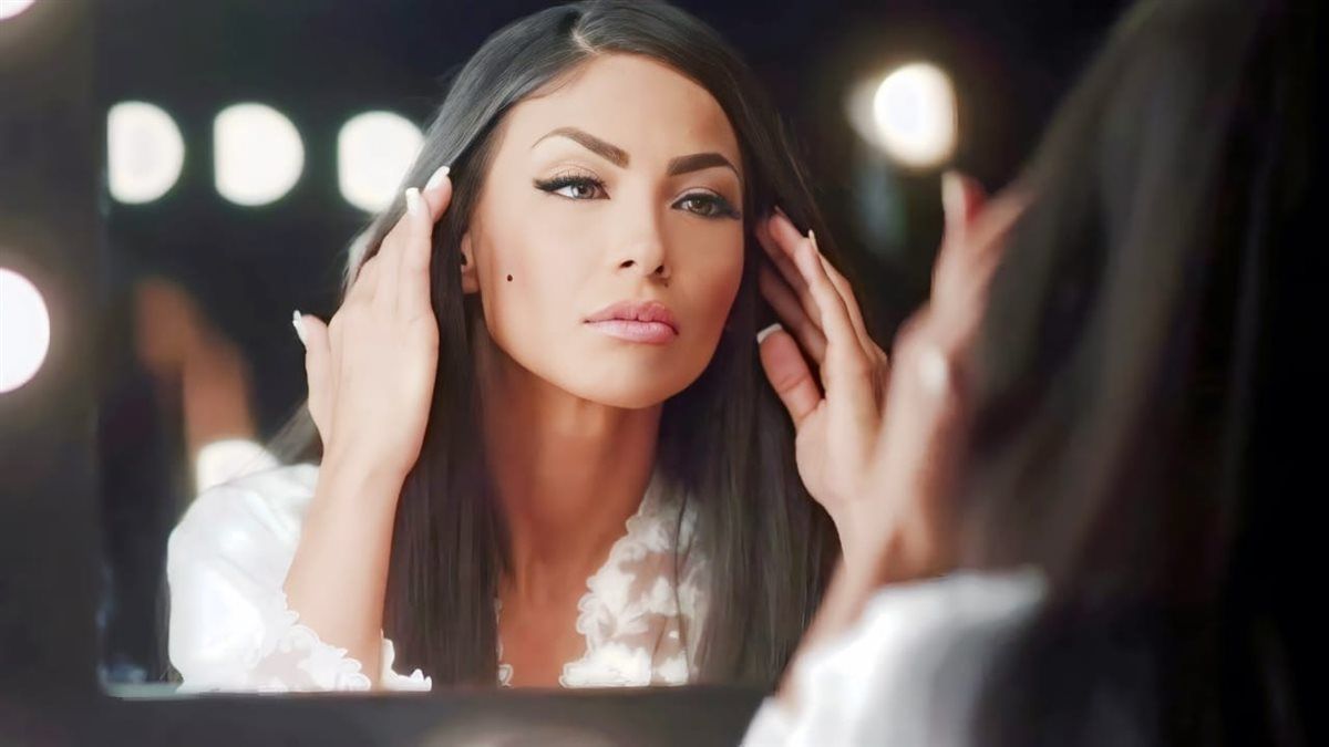 دوللي شاهين تنتهي من تسجيل أغنية «ترند»