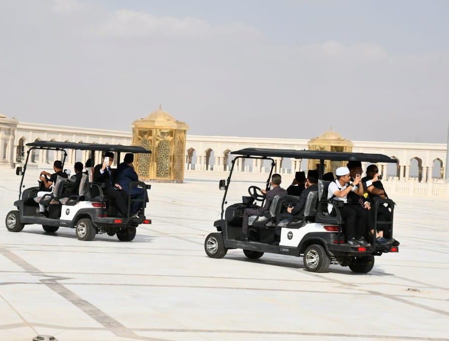 زيارة وفدًا من القضاة الشرعيين الماليزيين لمسجد مصر الكبير بالعاصمة الإدارية