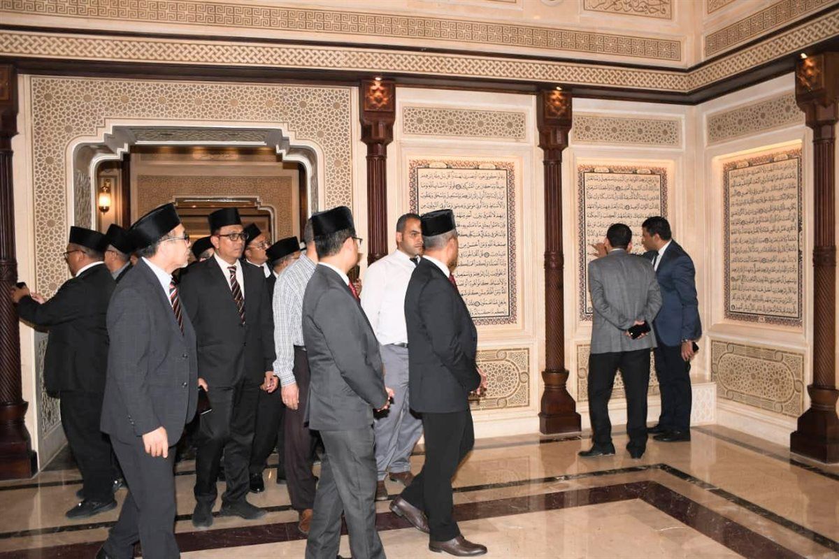 زيارة وفدًا من القضاة الشرعيين الماليزيين لمسجد مصر الكبير بالعاصمة الإدارية