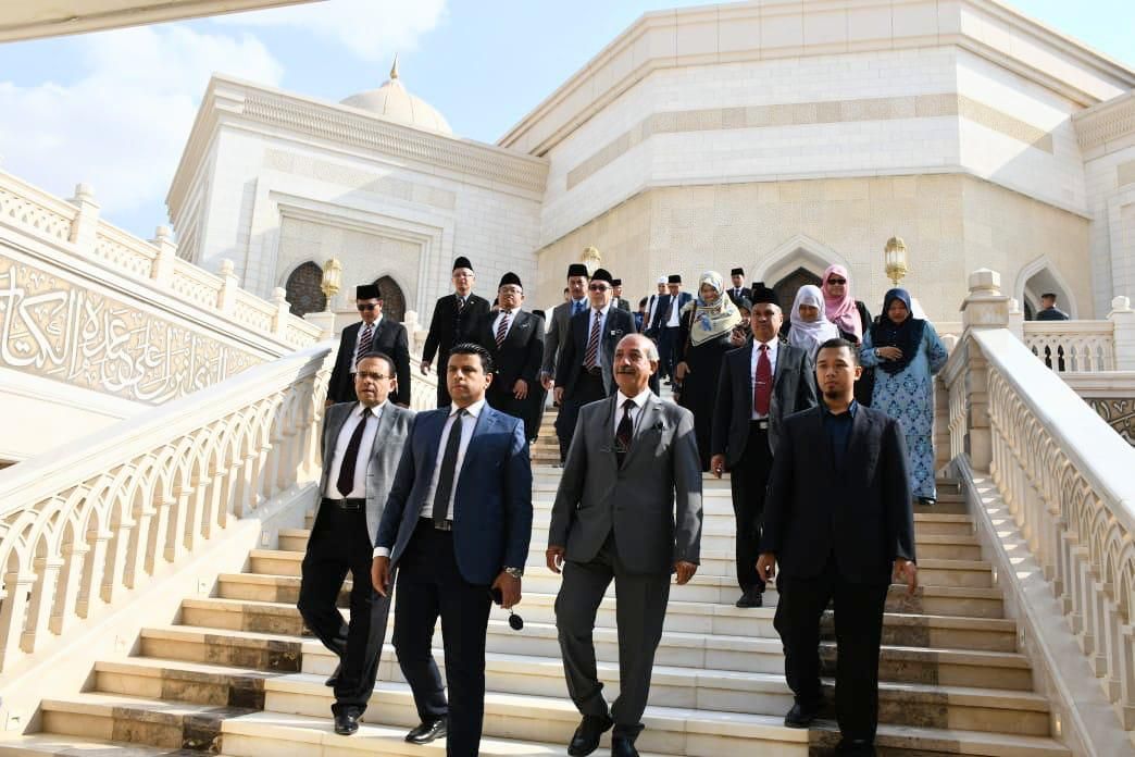 زيارة وفدًا من القضاة الشرعيين الماليزيين لمسجد مصر الكبير بالعاصمة الإدارية