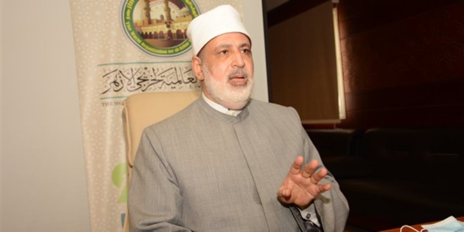 وكيل الأزهر يعتمد حركة ترقية 31 ألفا و288 من شاغلى وظائف هيئة التعليم
