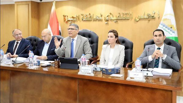 محافظ الجيزة لرؤساء الأحياء والمراكز: اللي مش قادر يبذل أقصى جهد في العمل يتفضل يسيب مكانه