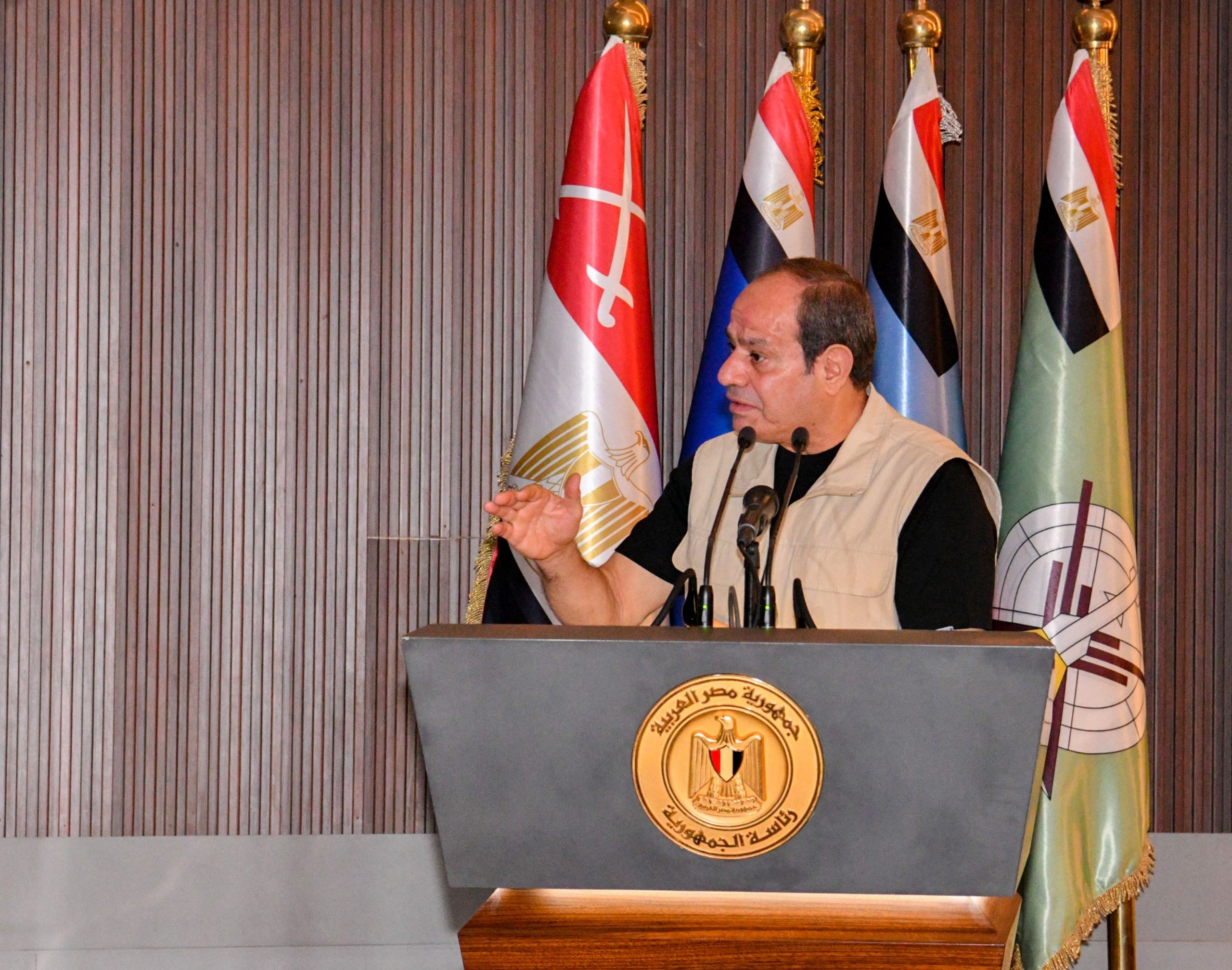 الرئيس السيسي يجري زيارة تفقدية إلى الأكاديمية العسكرية المصرية ويؤدي صلاة الفجر مع الطلاب (صور)