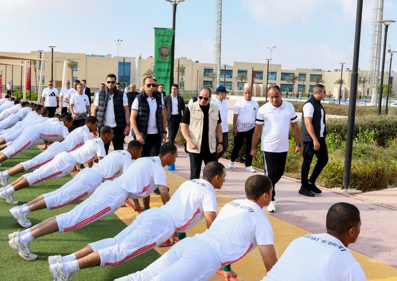الرئيس السيسى: الزيارات المتكررة للأكاديمية العسكرية للاطمئنان على أحوال الطلاب