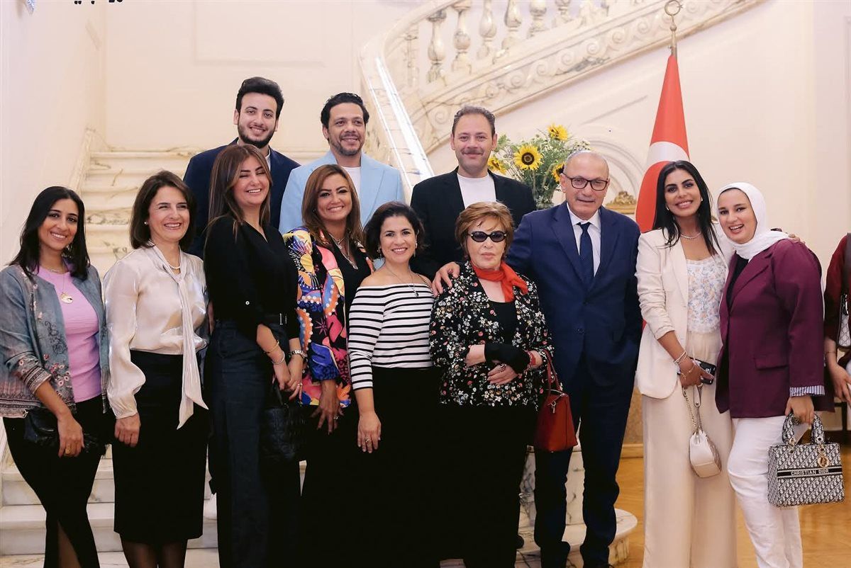 نجوم الفن في زيارة فنية لصالح موتلو شن سفير تركيا بمصر وظهور مميز للنجمة صفية العمري