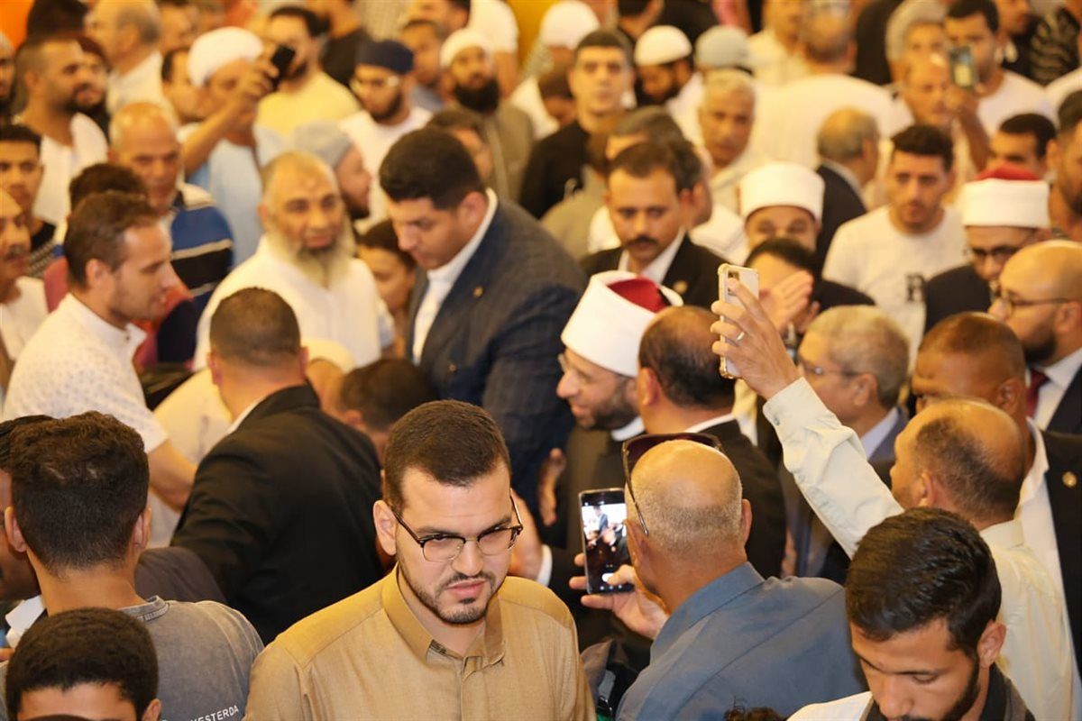 وزير الأوقاف يشهد صلاة الجمعة "بمسجد الرحمن الرحيم" ويفتتح مكتبة الراوي للعلوم العقلية