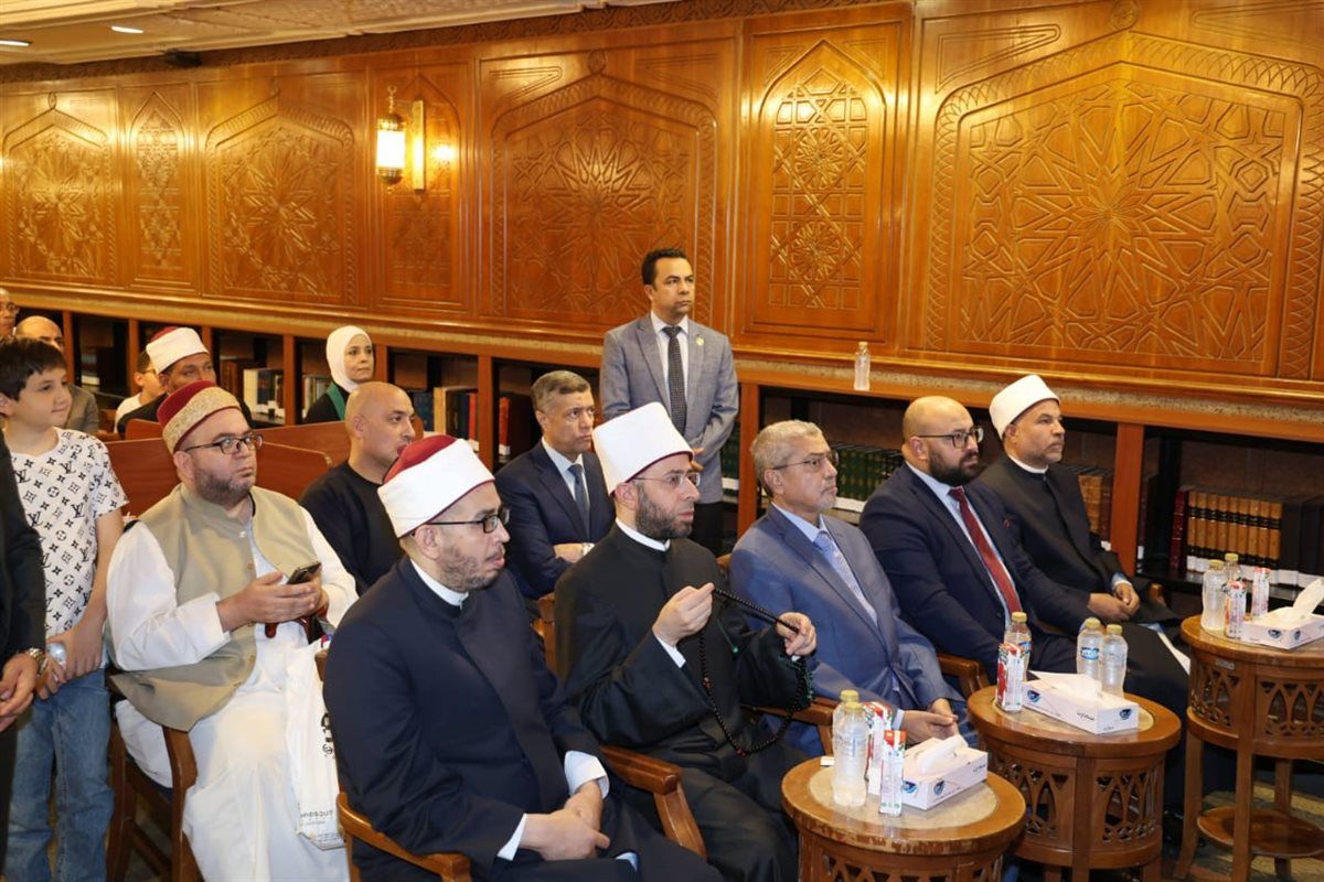 وزير الأوقاف يشهد صلاة الجمعة "بمسجد الرحمن الرحيم" ويفتتح مكتبة الراوي للعلوم العقلية