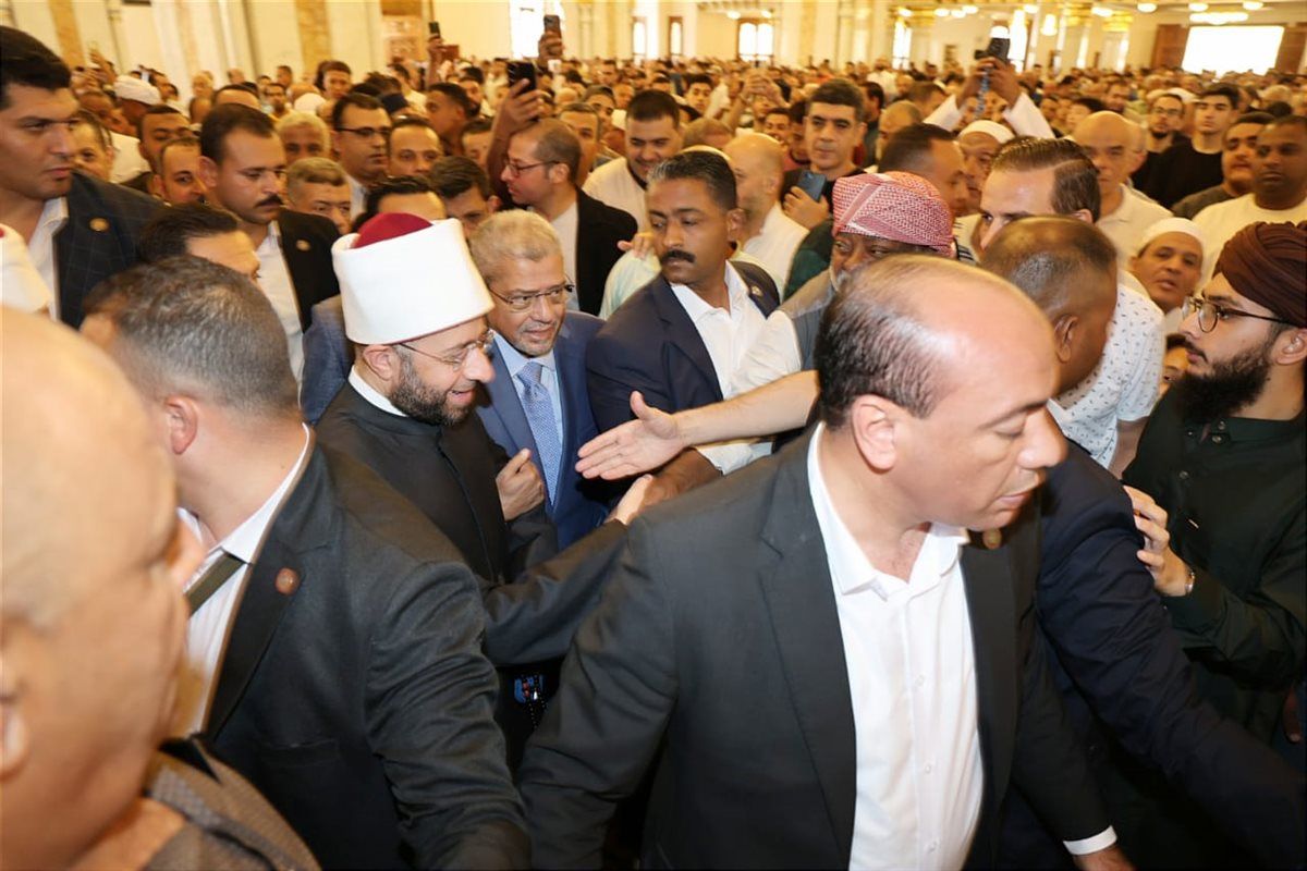 وزير الأوقاف يشهد صلاة الجمعة "بمسجد الرحمن الرحيم" ويفتتح مكتبة الراوي للعلوم العقلية