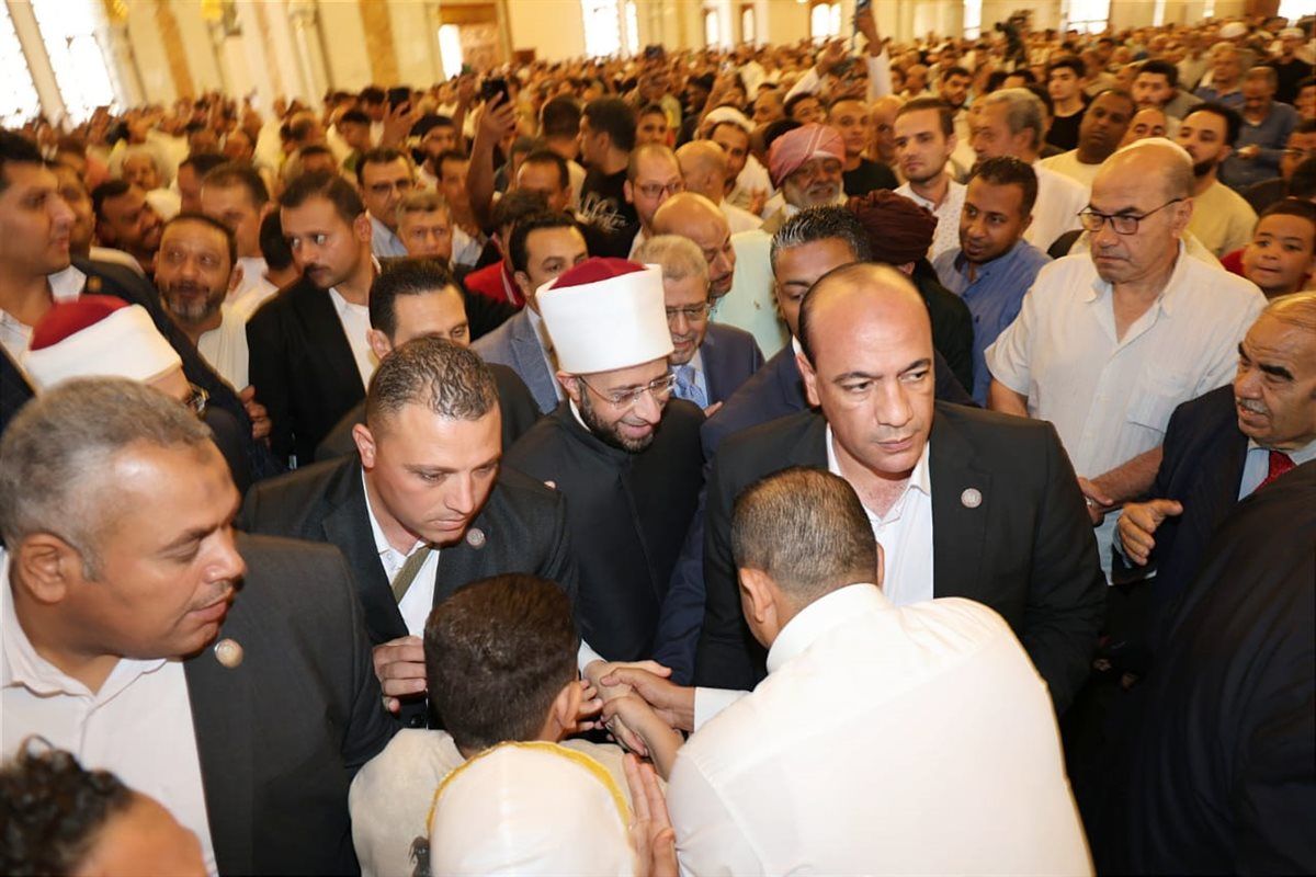 وزير الأوقاف يشهد صلاة الجمعة "بمسجد الرحمن الرحيم" ويفتتح مكتبة الراوي للعلوم العقلية