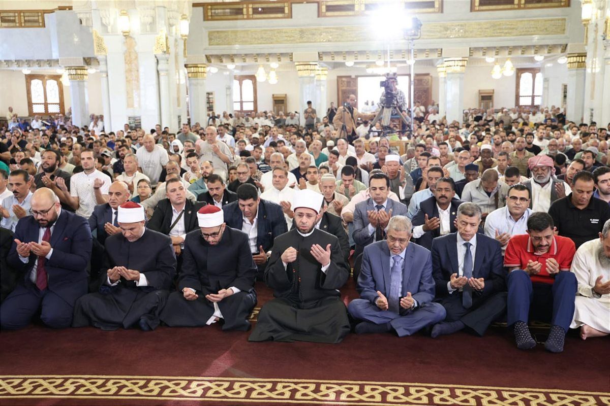 وزير الأوقاف يشهد صلاة الجمعة "بمسجد الرحمن الرحيم" ويفتتح مكتبة الراوي للعلوم العقلية