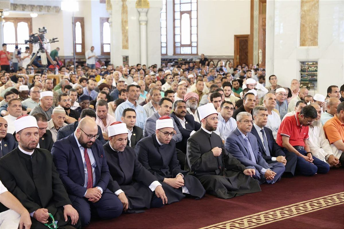 وزير الأوقاف يشهد صلاة الجمعة "بمسجد الرحمن الرحيم" ويفتتح مكتبة الراوي للعلوم العقلية