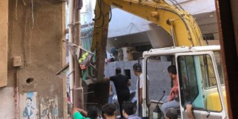 الحماية المدنية: ارتفاع ضحايا حادث انهيار مصنع المحلة لـ 10 وفيات و30 مصابا