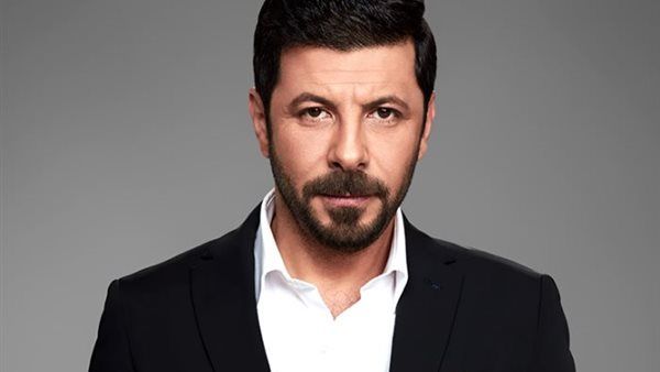 إياد نصار يكسر القاعدة.. أول خطوة له في الكوميديا بـ "من أيام الجيزة"