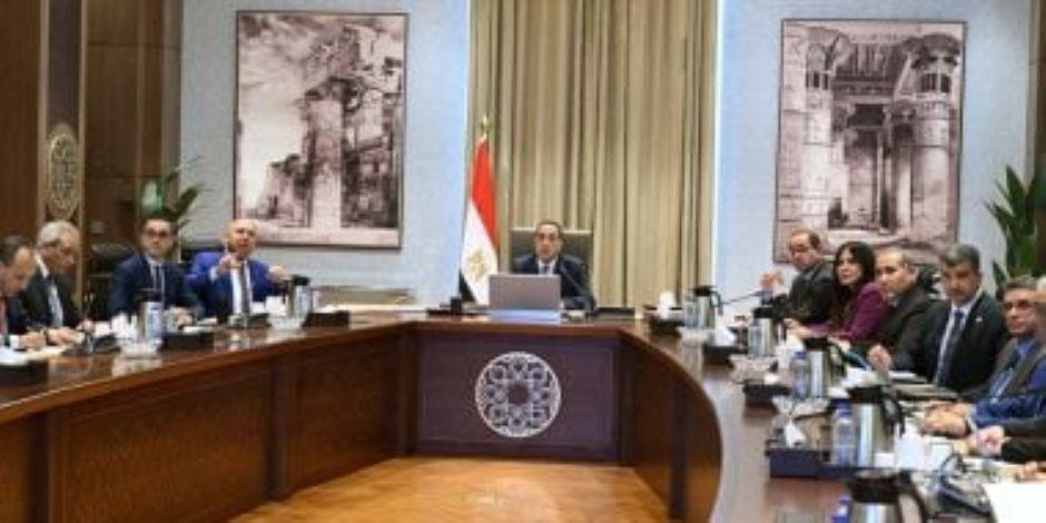 رئيس الوزراء يتابع الموقف التنفيذى لمشروعات القطار الكهربائى السريع والمونوريل
