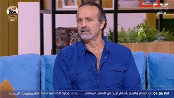 أزمة صحية تُدخل منير مكرم المستشفى.. وأيمن عزب يكشف التفاصيل ويطمئن جمهوره