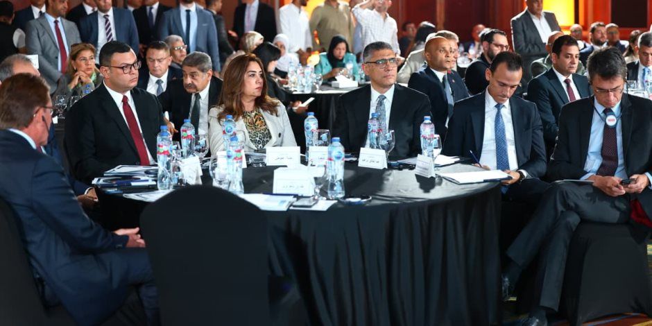 محافظ الجيزة يشارك في إطلاق الاستراتيجية الوطنية للمدن الذكية
