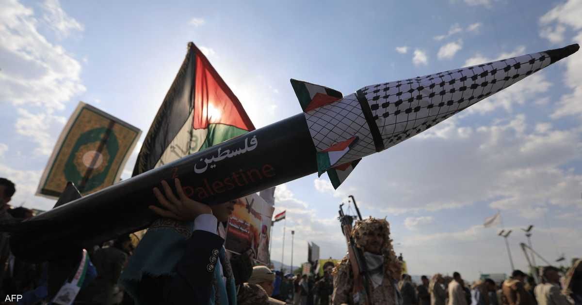 العالم اليوم - الحوثيون يعلنون إصابة سفينة في خليج عدن "بصاروخ مجنح"
