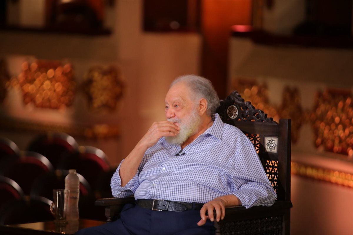 اليوم.. يحيى الفخراني ضيف شريف عامر في برنامج "يحدث في مصر"
