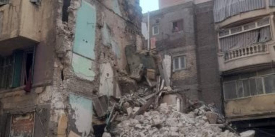 انهيار عقار من 3 طوابق في مصر القديمة
