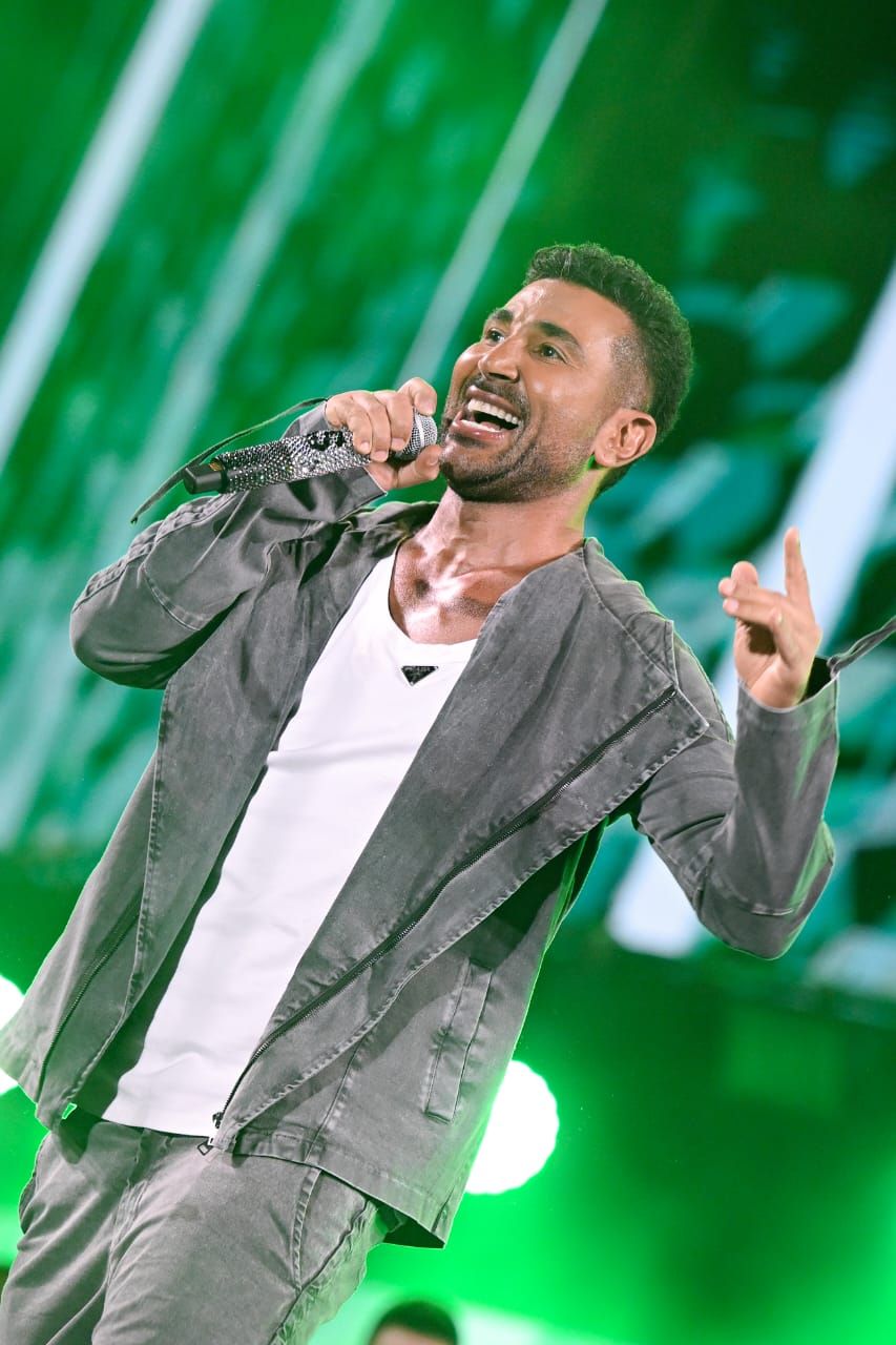 التفاصيل الكاملة.. أحمد سعد يتألق بأضخم حفل لـ "إستقبال الطلاب الجدد" بطريق الإسماعيلية