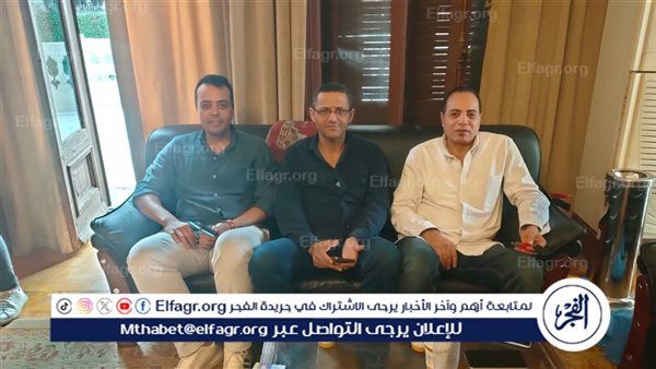 نقيب الصحفيين وأعضاء المجلس يواصلون دعمهم لاعتصام “الوفد” لليوم الرابع