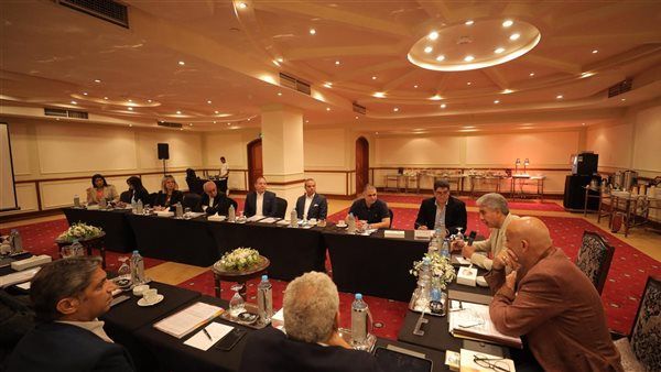 وزير السياحة والآثار يشارك في اجتماع مجلس إدارة غرفة المنشآت الفندقية خلال زيارته لمحافظة الأقصر