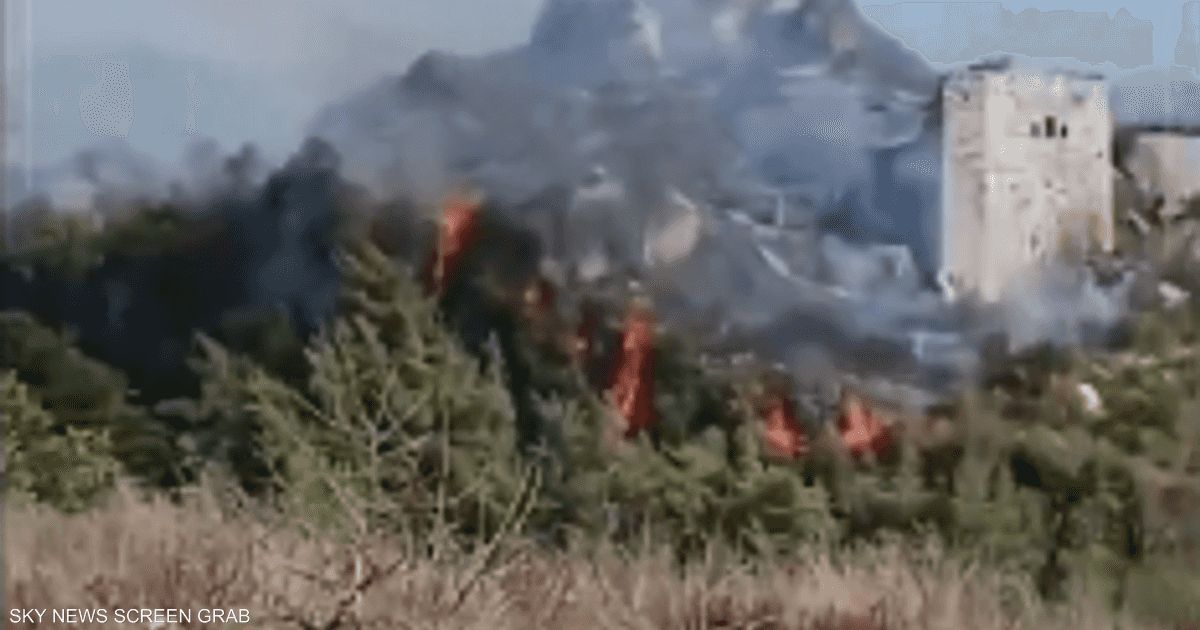 العالم اليوم - فيديو.. حريق في قلعة صلاح الدين الأثرية بريف اللاذقية