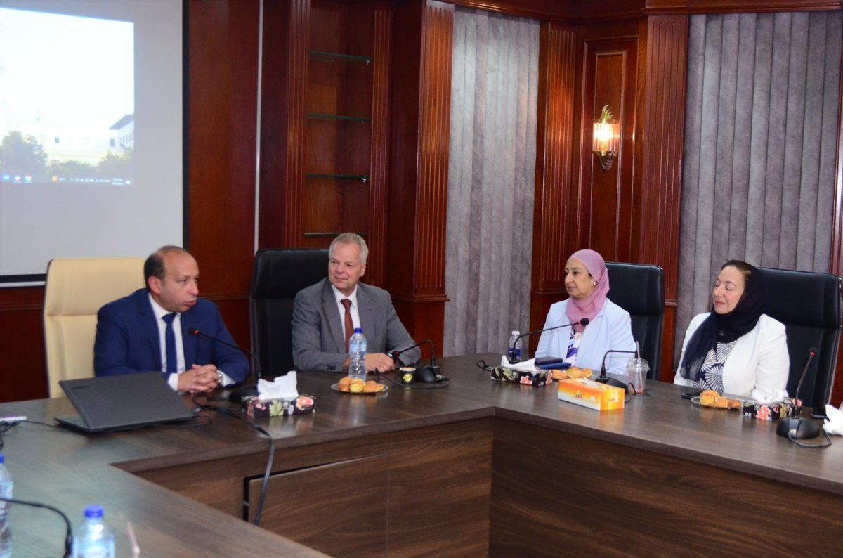 طب القاهرة وطب الأسنان يعقدان اجتماعًا مشتركًا مع جامعة كيل الألمانية