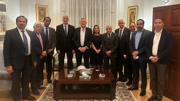السفير المصري بالمملكة المتحدة يلتقي بأعضاء المجلس المصري