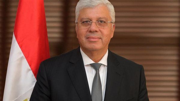 عاشور يهنئ المجتمع الأكاديمي والجهاز الإداري والطلاب بالذكرى الـ 52 لانتصارات حرب أكتوبر المجيدة