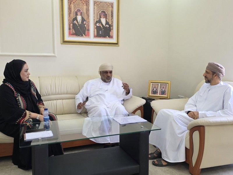 محافظ مسندم يلتقي اللجنة العُمانية للرياضات البحرية
