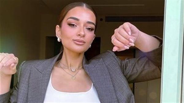 ملك أحمد زاهر تتألق في أحدث جلسة تصوير وتبرز أناقتها أمام الجمهور