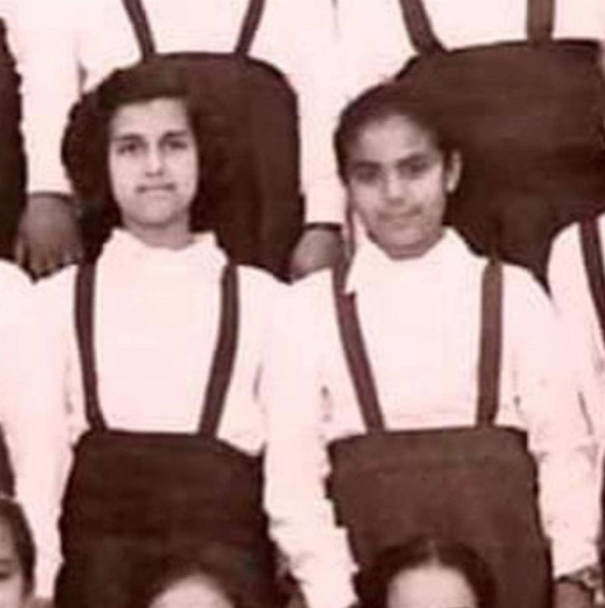 سيمون تحتفل بيوم المعلم برسالة مؤثرة: "أول معلم لي أبي وأمي.. وكل نجاح في حياتي يبدأ من تربيتهما"