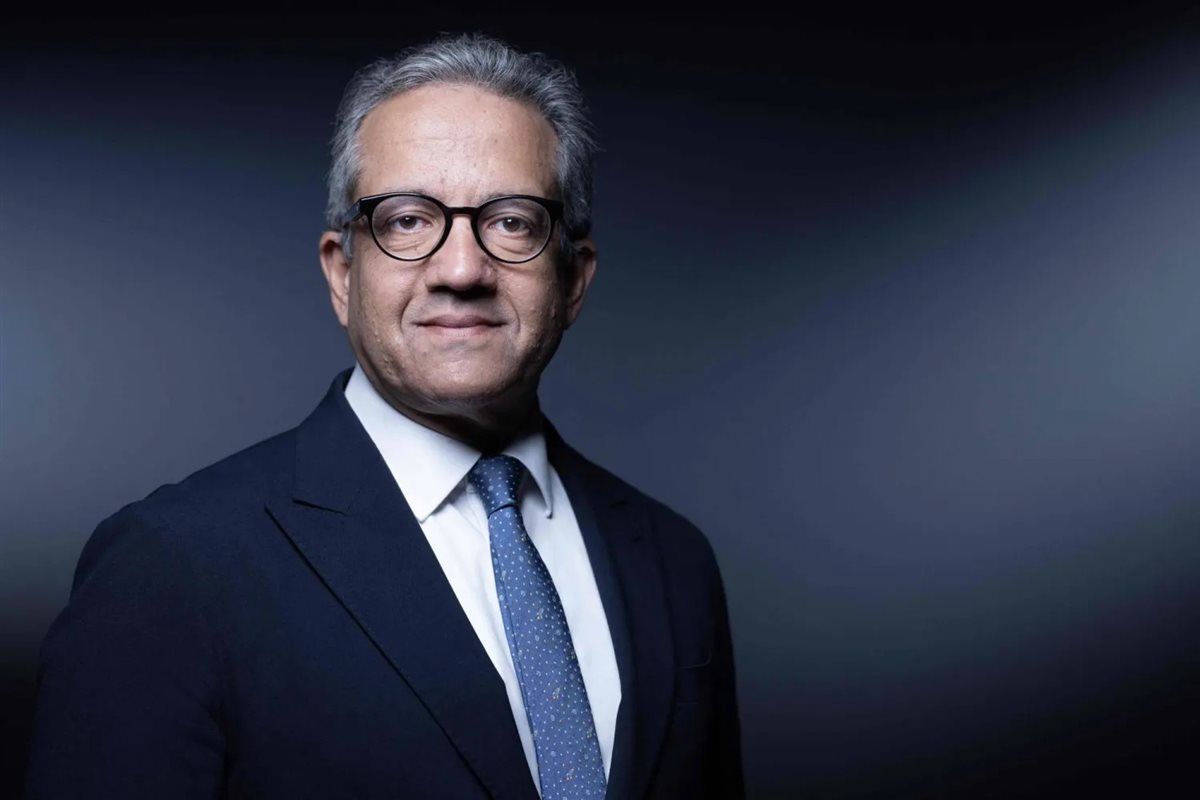 وزير الأوقاف يهنئ الدكتور خالد عناني لفوزة برئاسة المدير العام لمنظمة اليونسكو