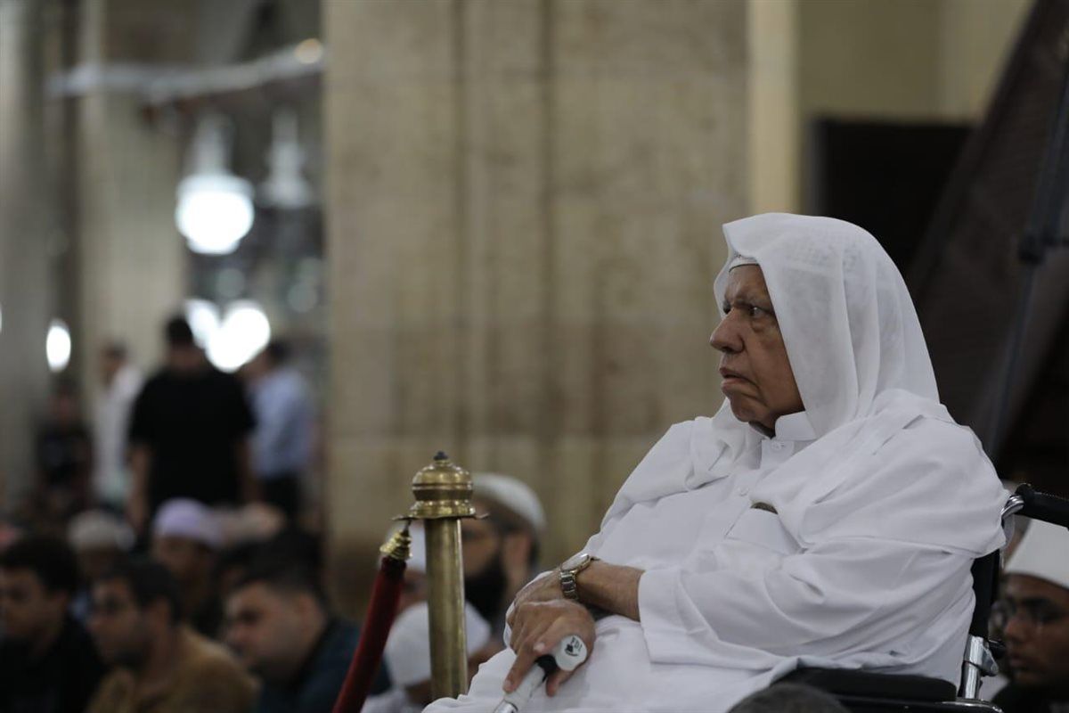 وصول جثمان العالم الجليل "أحمد عمر هاشم" إلى الجامع الأزهر لإقامة صلاة الجنازة