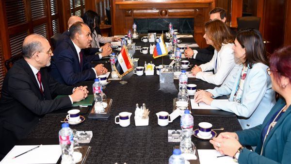وزير الخارجية يستقبل نائبة رئيس الوزراء ووزيرة خارجية سلوفينيا