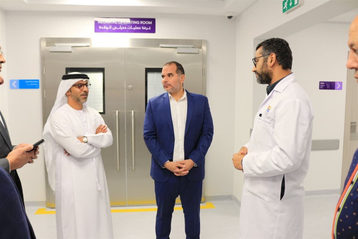 سفير الإمارات في زيارة إنسانية لمستشفى الناس: نموذج راقٍ يبعث رسائل نبيلة للمجتمع ويواكب التطور بالذكاء الاصطناعي